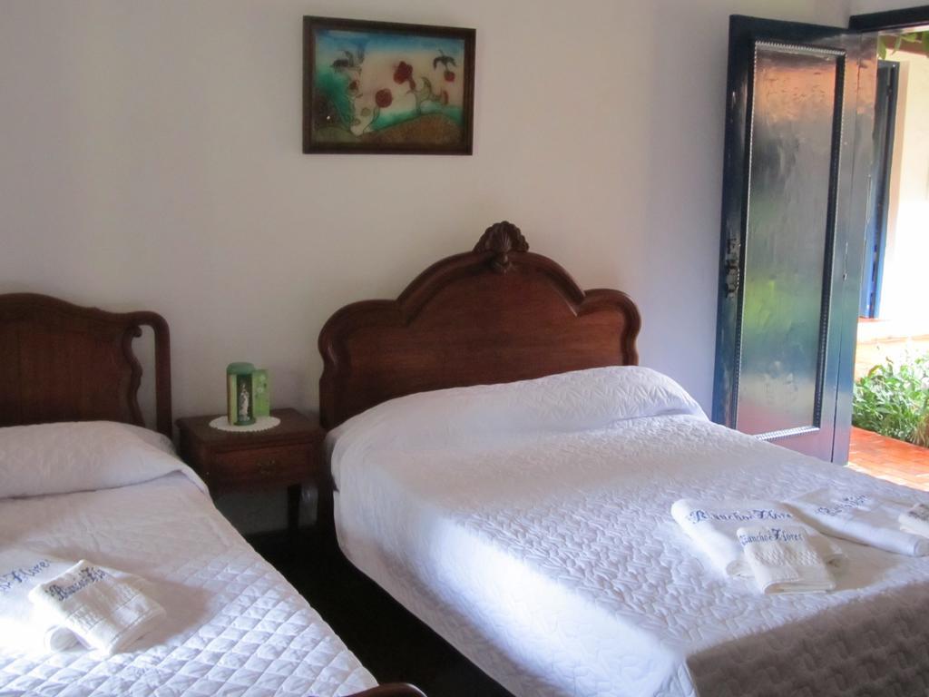 Pousada Rancho Flores Caete Ngoại thất bức ảnh